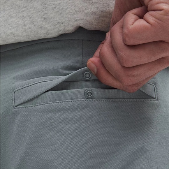 Lululemon ABC Slim-Fit Trouser 30L
Stretch Cotton VersaTwill - Picture 6 of 8